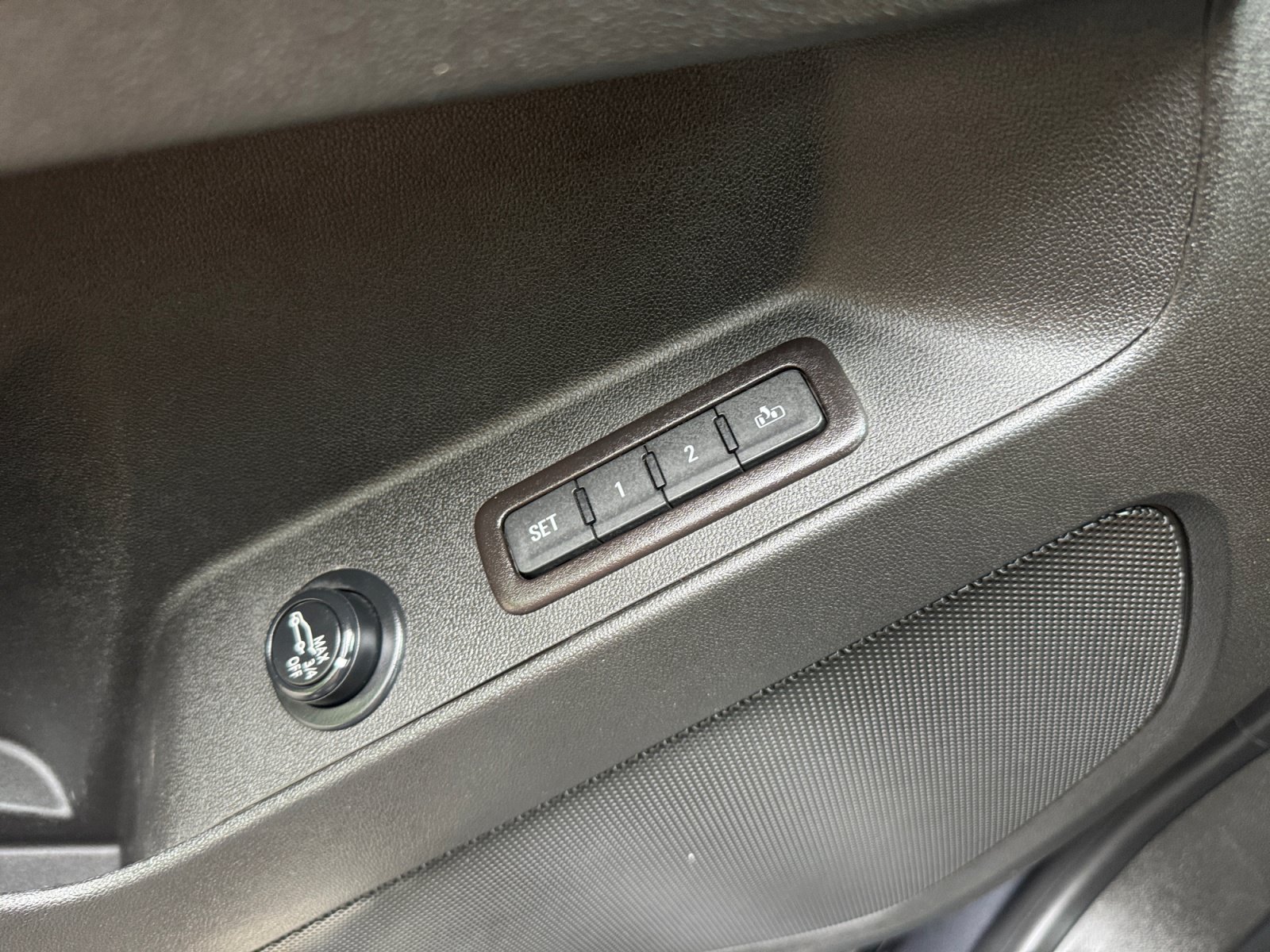 Used 2022 Chevrolet Equinox Premier AWD/4WD image 15