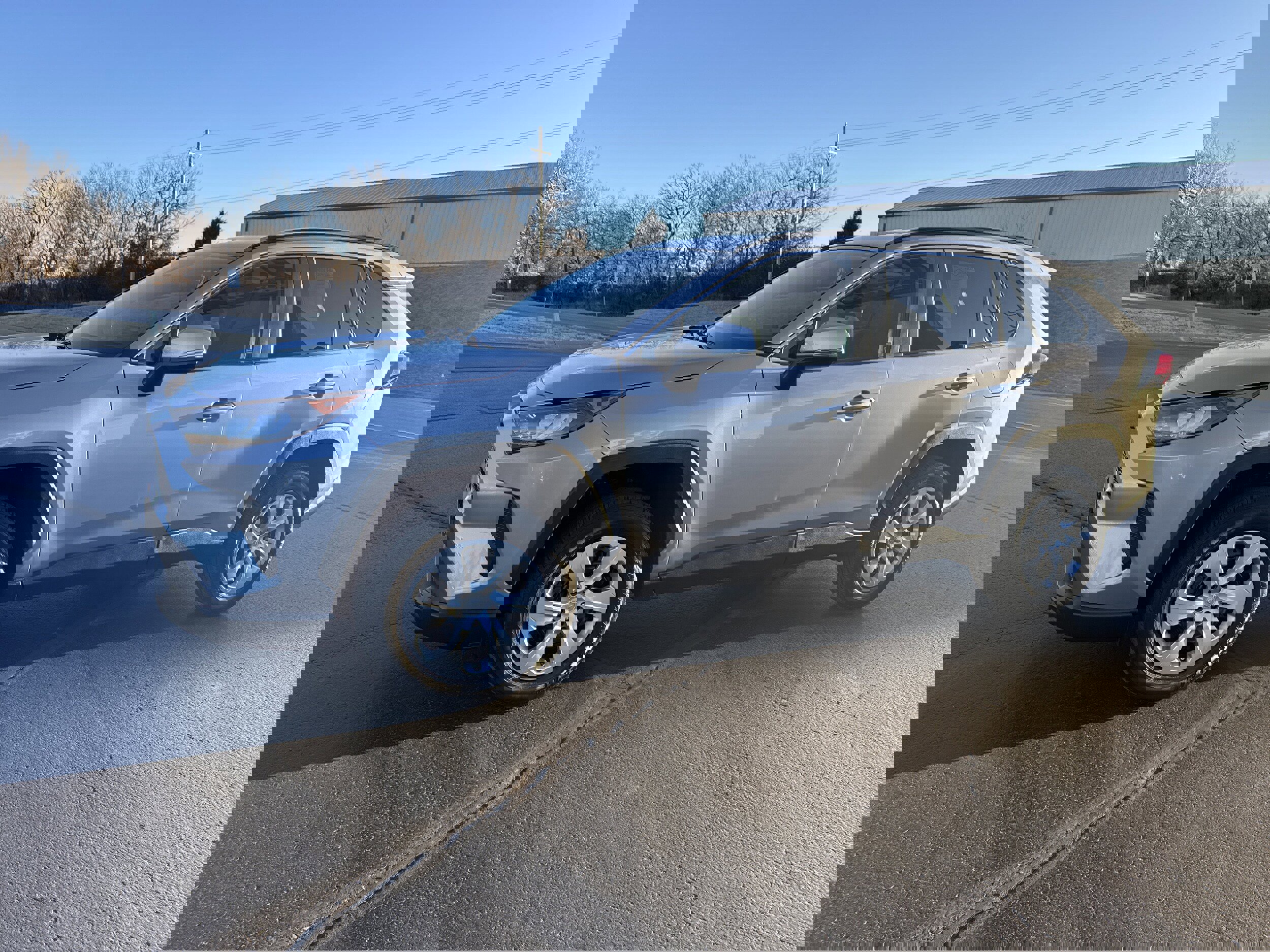 Used 2020 Toyota RAV4 LE image 2