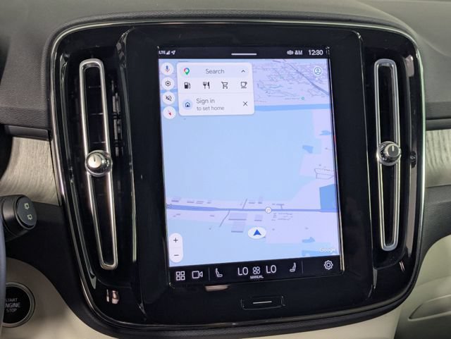 Used 2023 Volvo XC40 B4 Ultimate FWD image 24