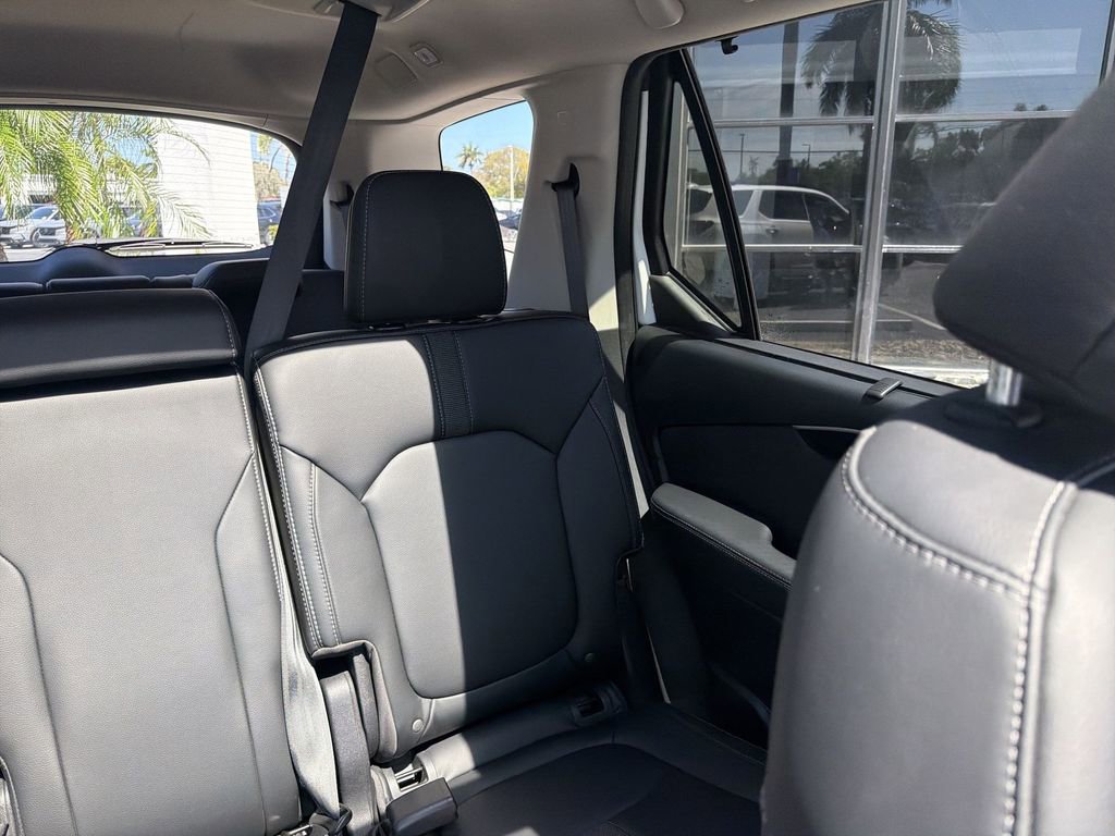 Used 2023 Honda Pilot Touring image 15
