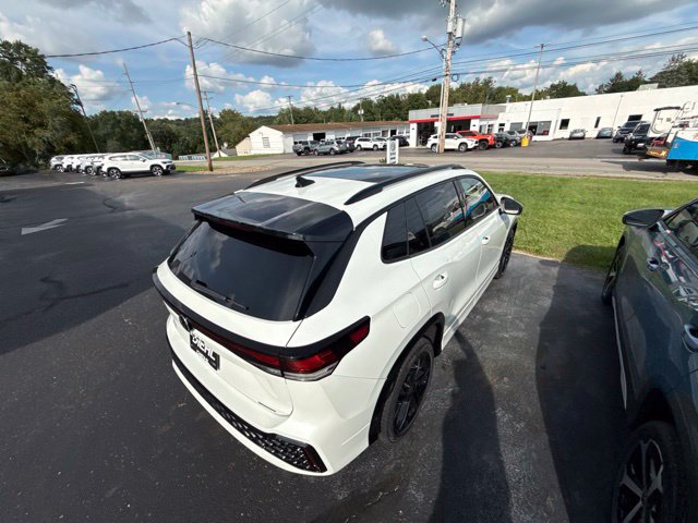 New 2026 Volkswagen Tiguan SE R-Line AWD/4WD image 14