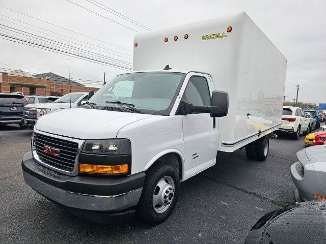 Used 2022 GMC Savana 4500 w/ Power Convenience Package RWD image 2