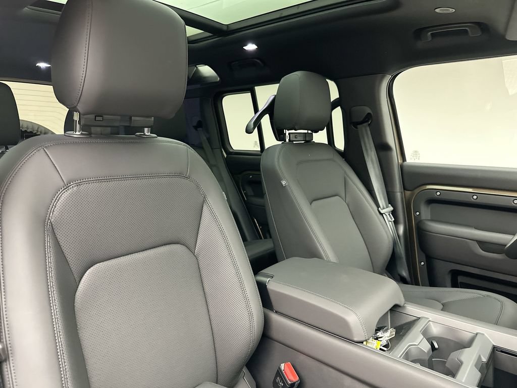Certified 2025 Land Rover Defender 110 S AWD/4WD image 6