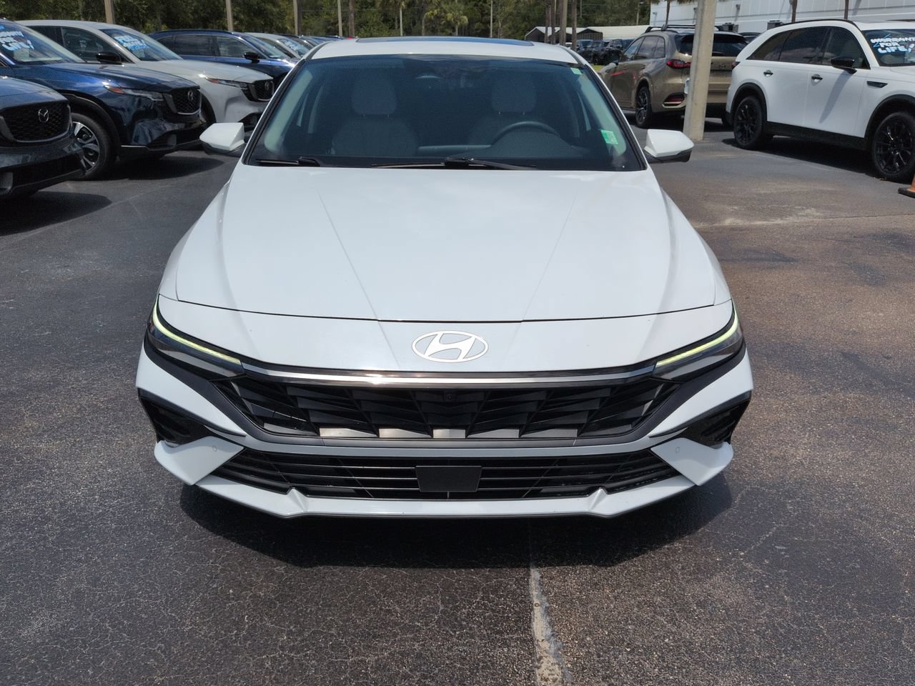 Used 2024 Hyundai Elantra Limited FWD image 9