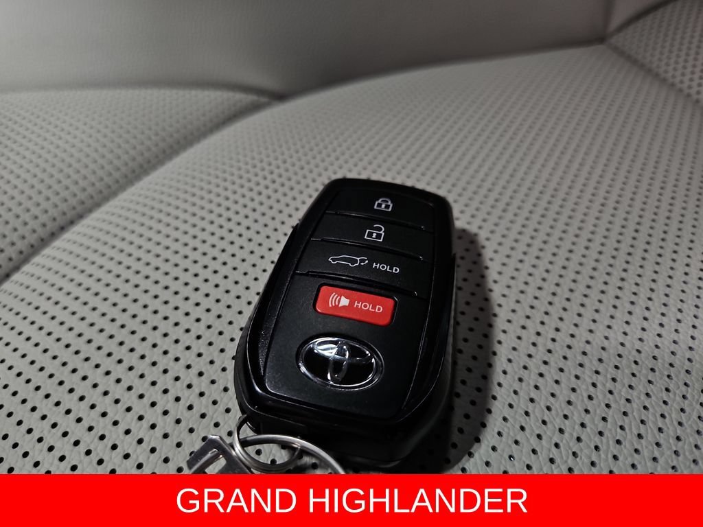 New 2026 Toyota Grand Highlander AWD image 32