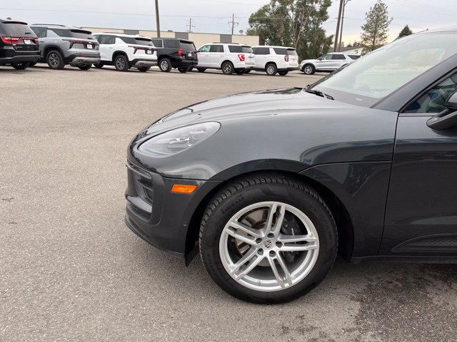 Used 2023 Porsche Macan w/ Premium Package Plus AWD/4WD image 4