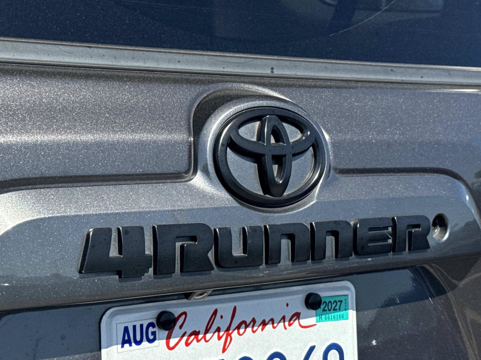 Used 2018 Toyota 4Runner SR5 Premium w/ Convenience Package RWD image 31