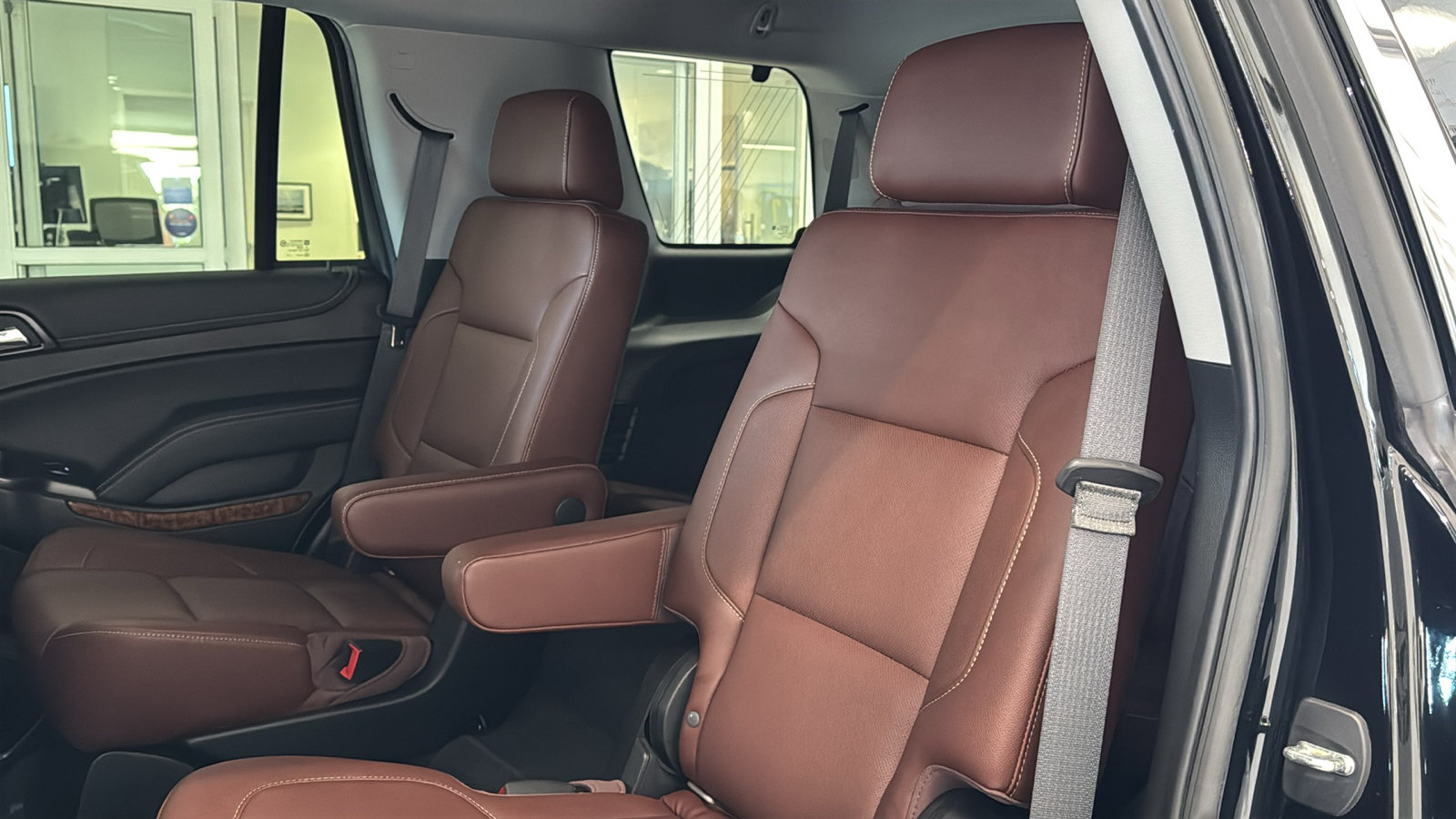 Used 2020 Chevrolet Tahoe Premier w/ Premier Plus Edition AWD/4WD image 27