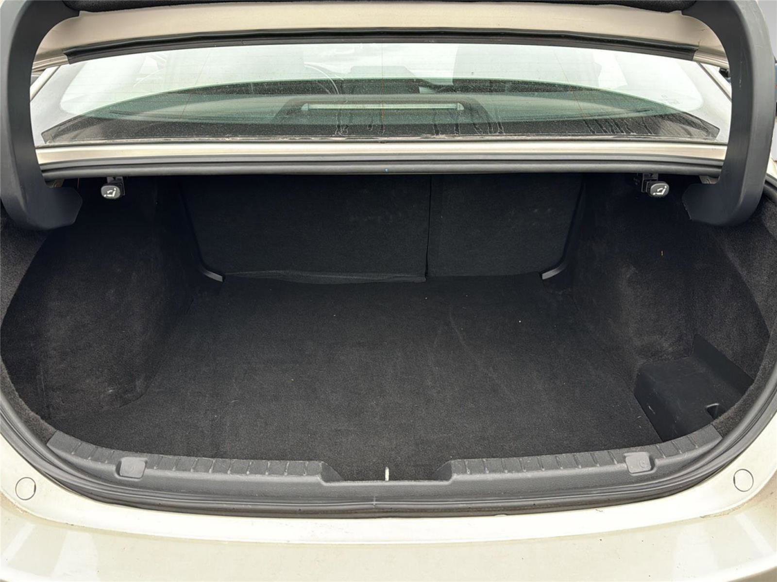 Used 2024 MAZDA MAZDA3 s image 32