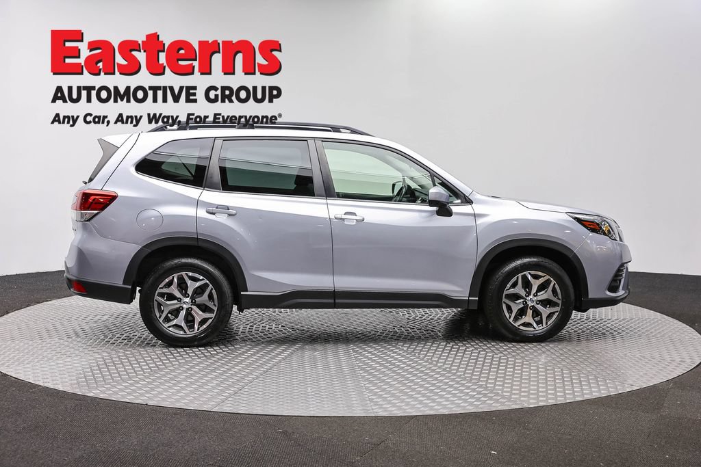 Used 2022 Subaru Forester Premium AWD/4WD image 4