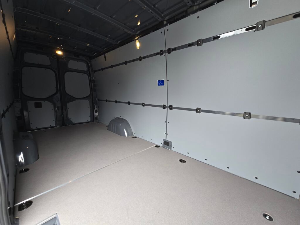 New 2025 Mercedes-Benz Sprinter 2500 image 17