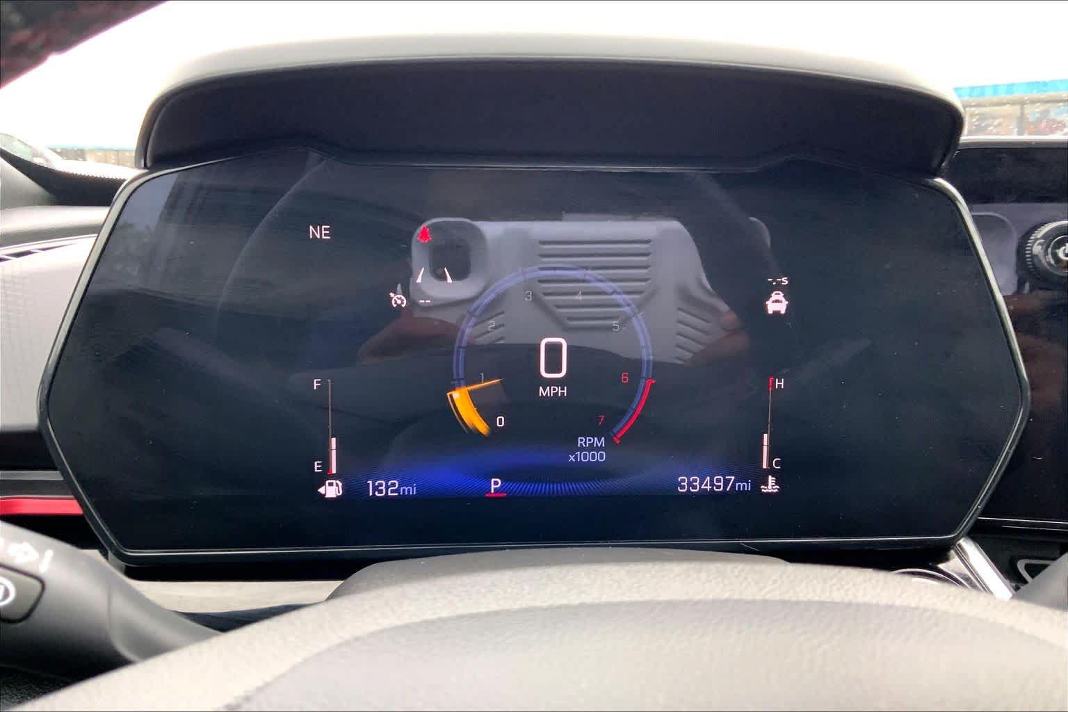Certified 2025 Chevrolet Trax RS w/ Sunroof Package FWD image 26
