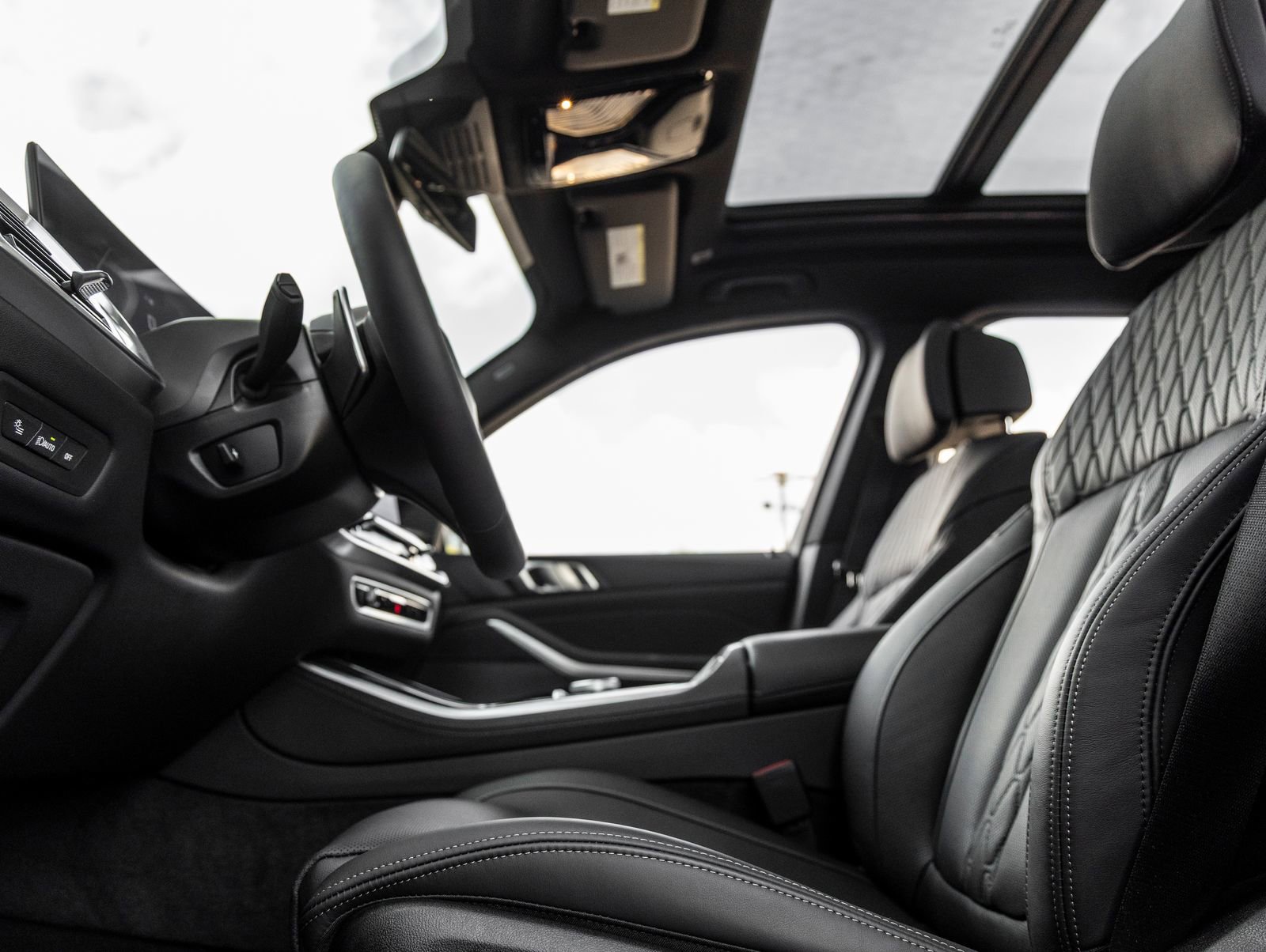 Used 2026 BMW X5 M60i w/ Climate Comfort Package image 21