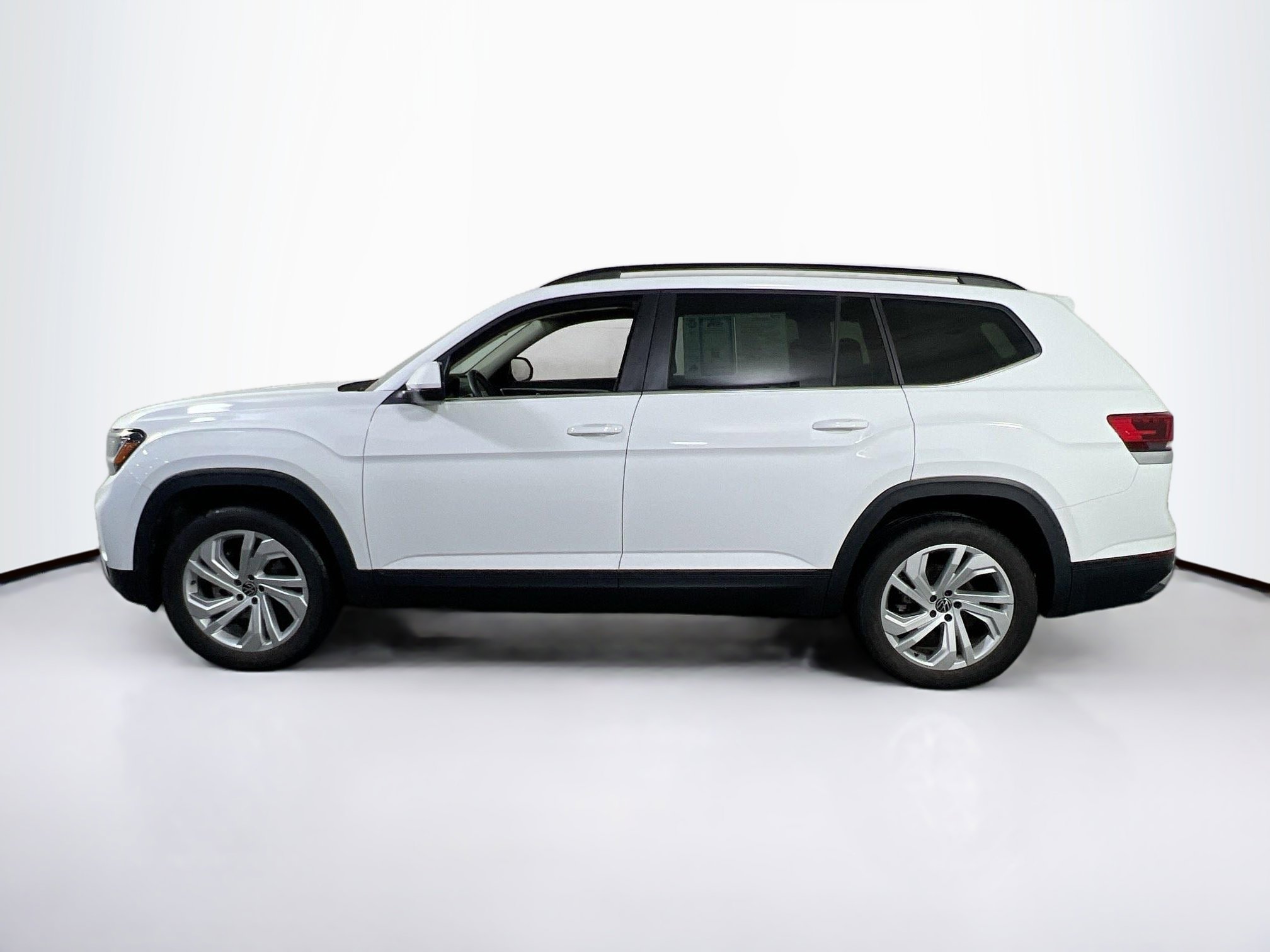 Used 2023 Volkswagen Atlas SE image 8