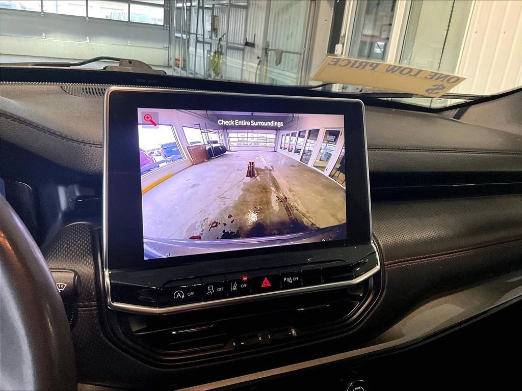 Used 2023 Jeep Compass Trailhawk w/ Trailhawk Elite Group image 19