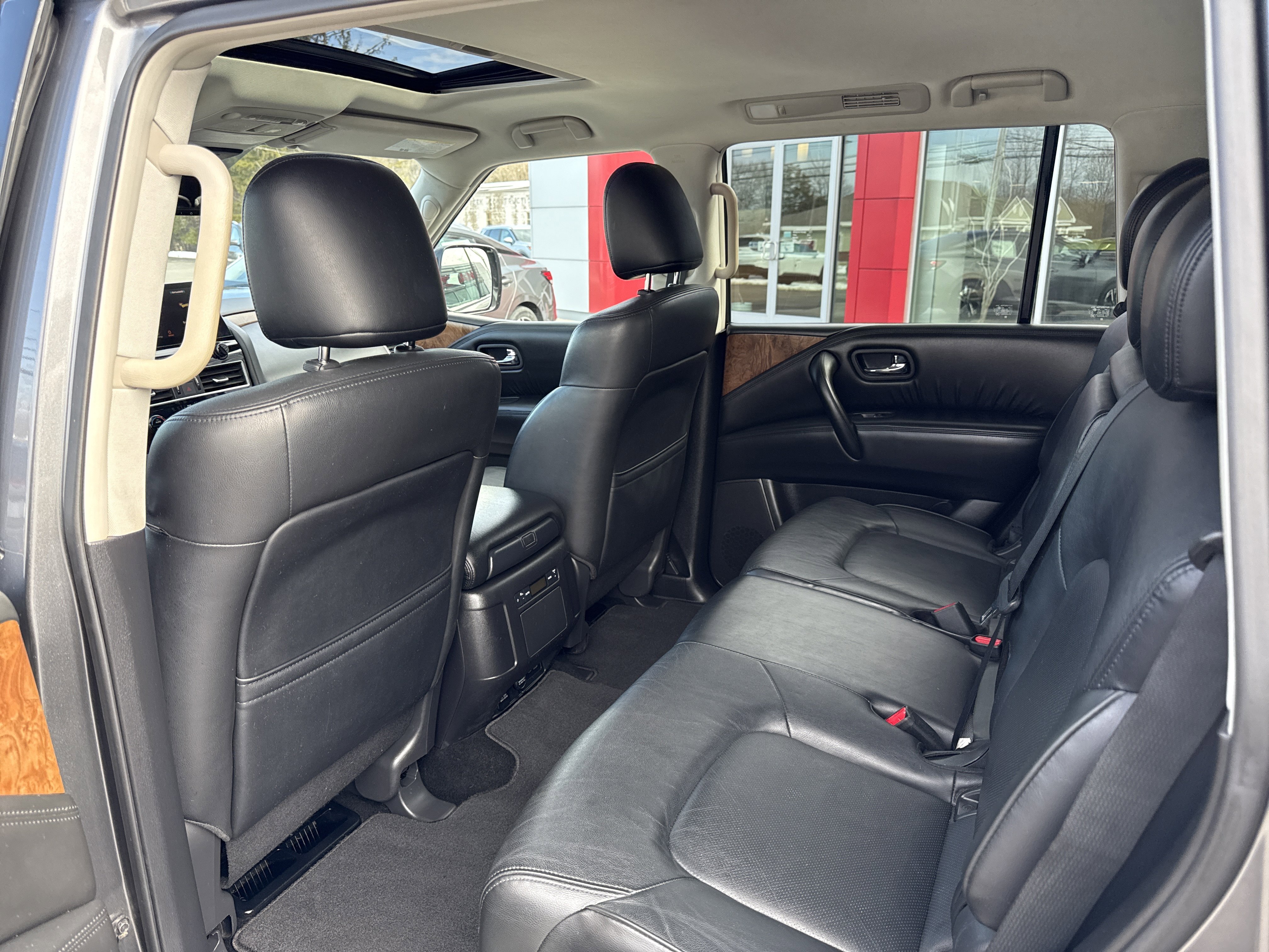 Used 2023 Nissan Armada SL image 11