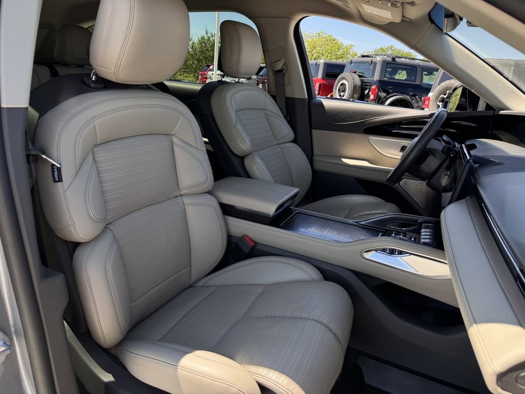 Used 2024 Lincoln Nautilus Reserve w/ Equipment Group 203A image 25