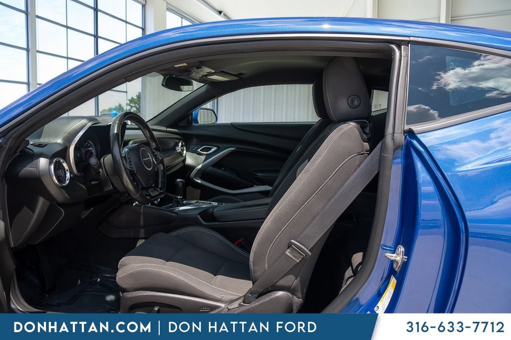 Used 2019 Chevrolet Camaro LT RWD image 3