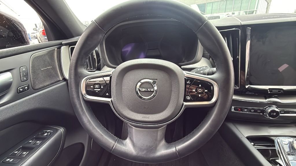 Certified 2024 Volvo XC60 B5 Ultimate w/ Climate Package image 9