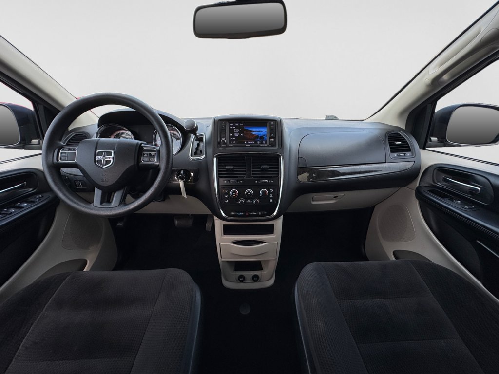 Used 2018 Dodge Grand Caravan SE w/ UConnect Hands-Free Group FWD image 15