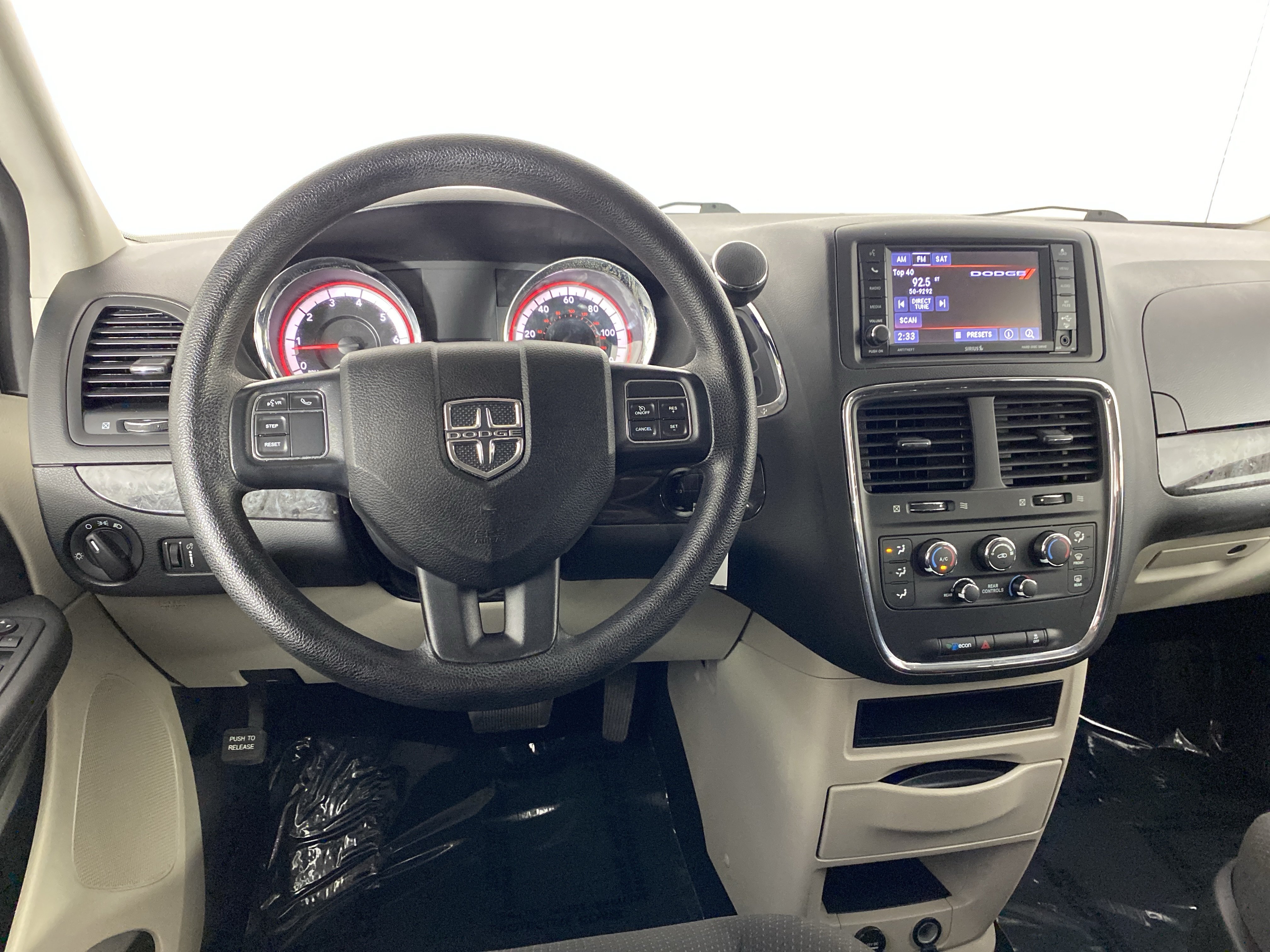 Used 2018 Dodge Grand Caravan SE w/ UConnect Hands-Free Group FWD image 18