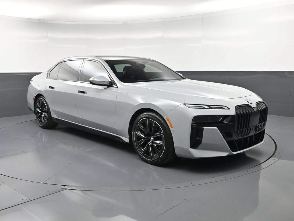 Used 2025 BMW 760i xDrive AWD/4WD image 10