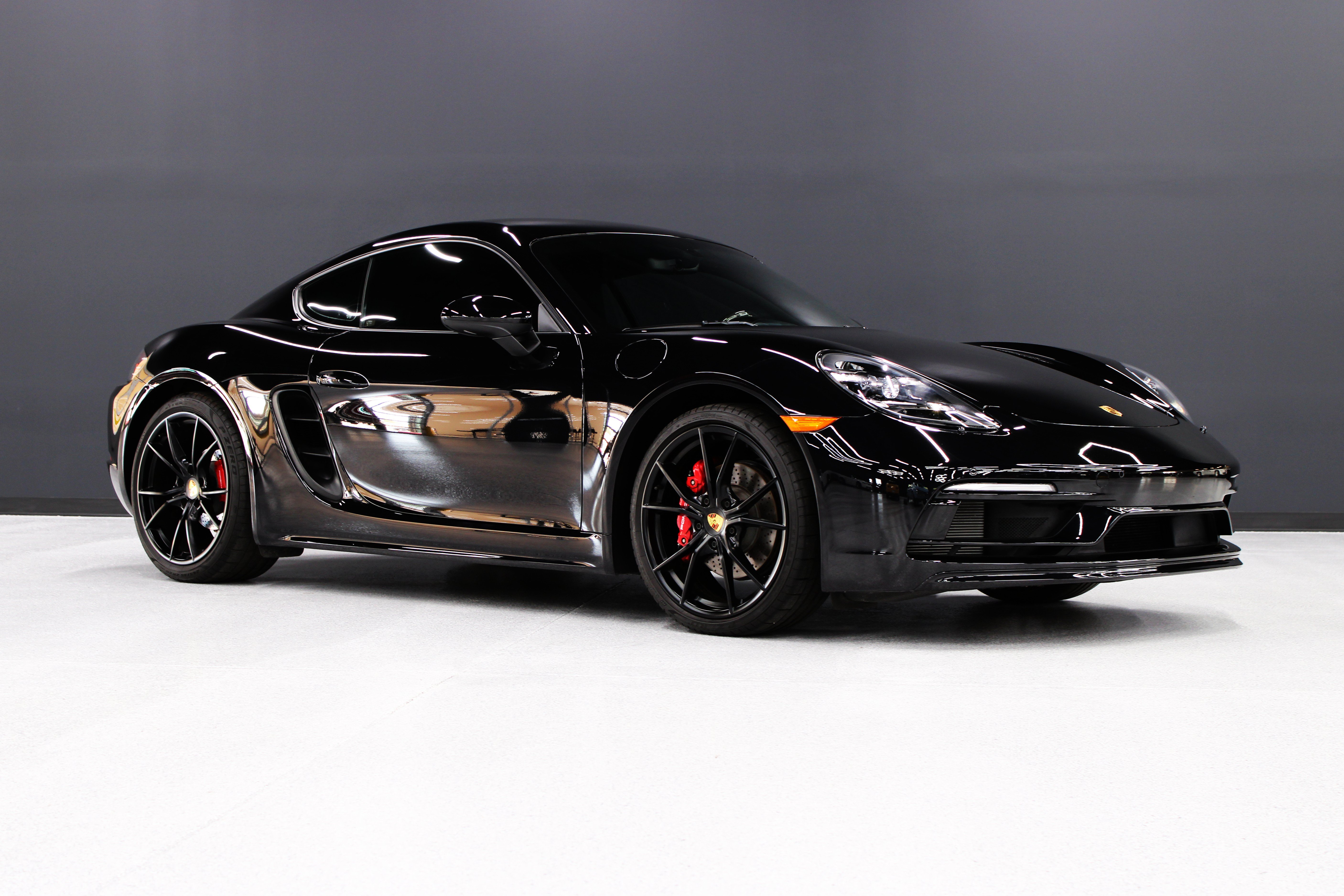 Used 2025 Porsche 718 Cayman S w/ Sportdesign Package