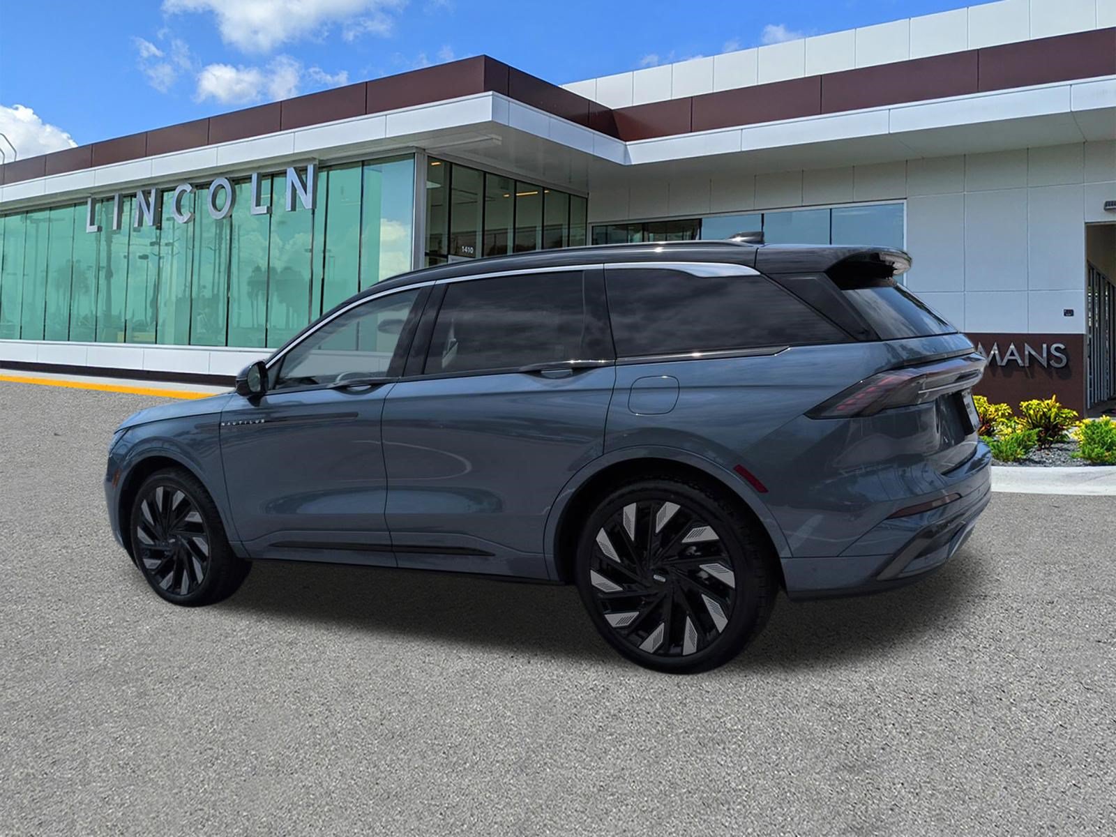 New 2026 Lincoln Nautilus Black Label w/ Jet Appearance Package AWD/4WD image 6
