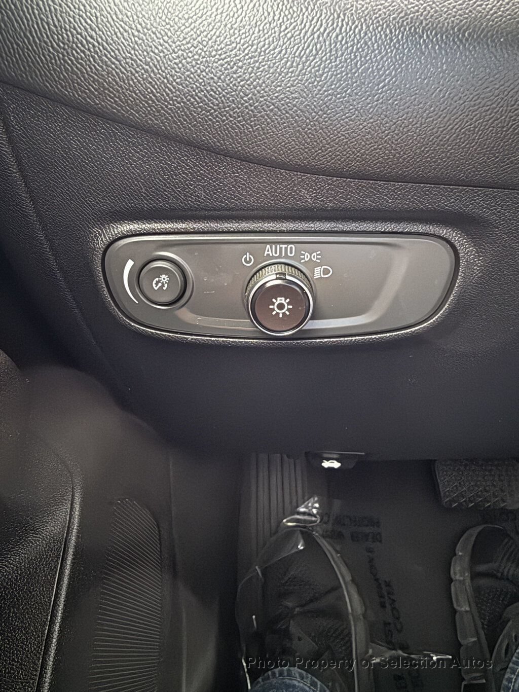 Used 2018 Chevrolet Equinox LS FWD image 20