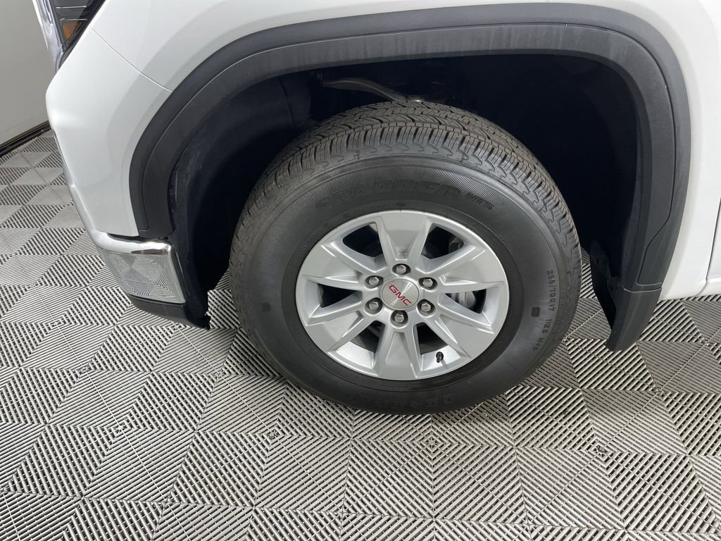 Used 2025 GMC Sierra 1500 SLE image 32