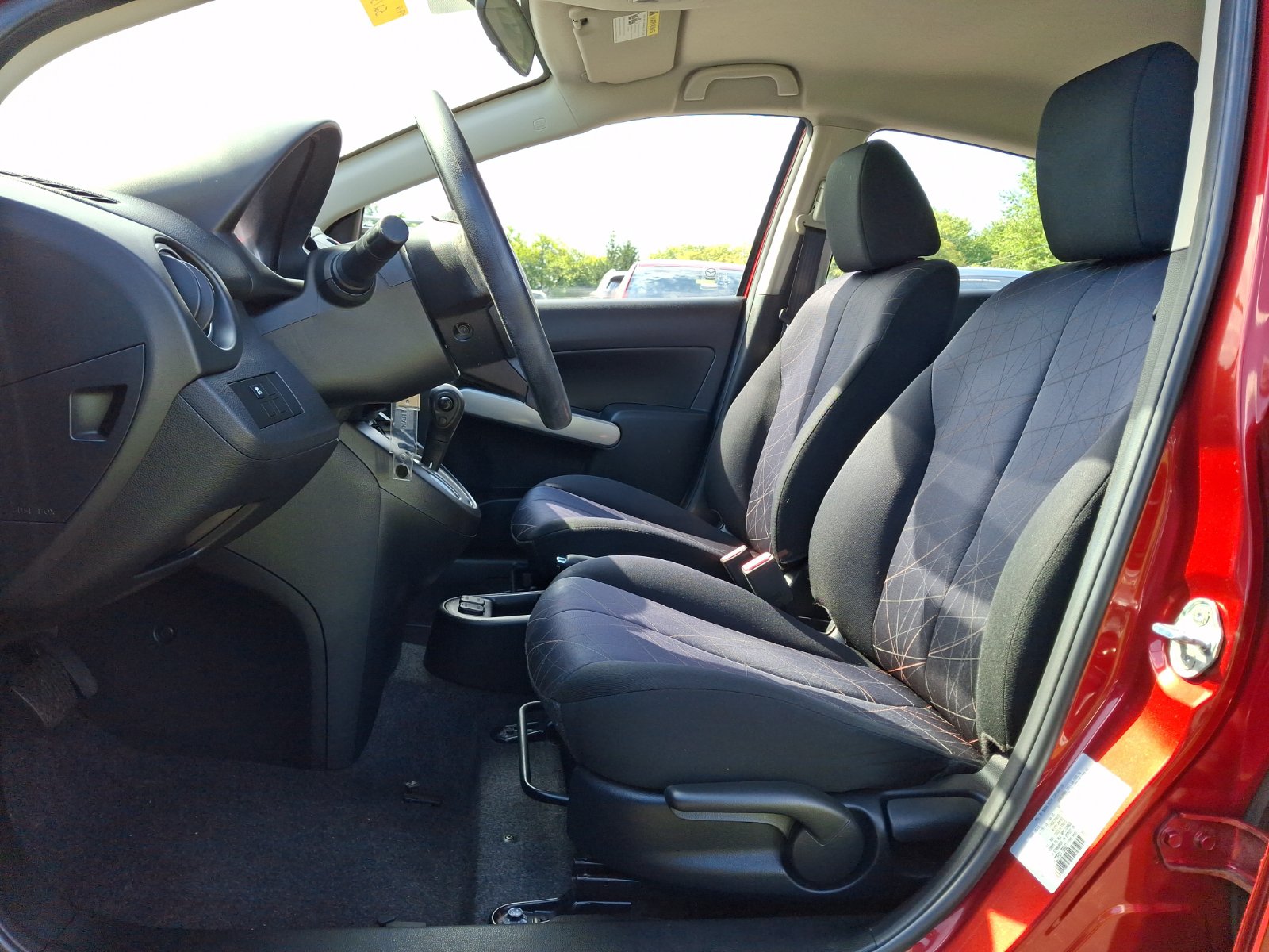 Used 2014 MAZDA MAZDA2 Sport FWD image 15
