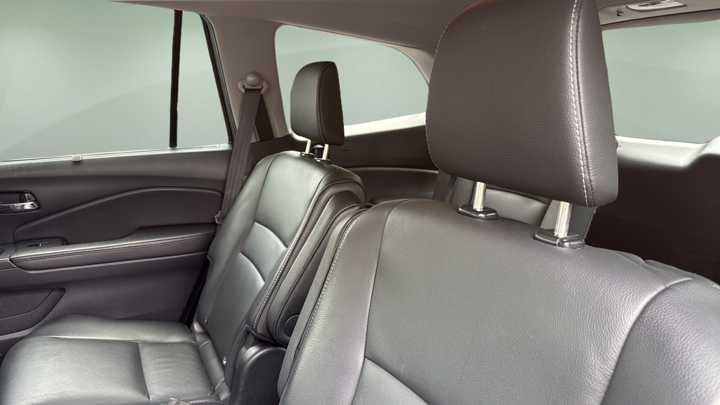 Used 2021 Honda Pilot Touring image 16