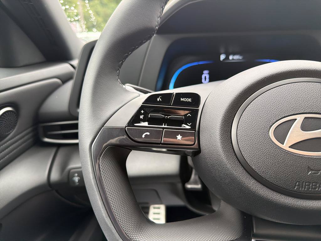 New 2026 Hyundai Elantra SEL Sport FWD image 18