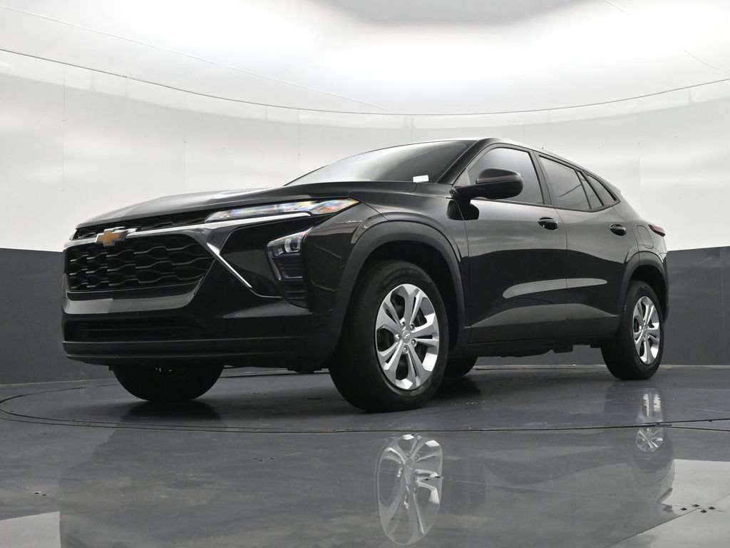 Used 2024 Chevrolet Trax LS FWD image 26