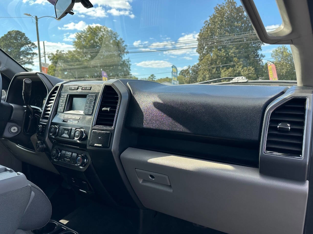 Used 2018 Ford F150 XLT w/ XTR Package image 34