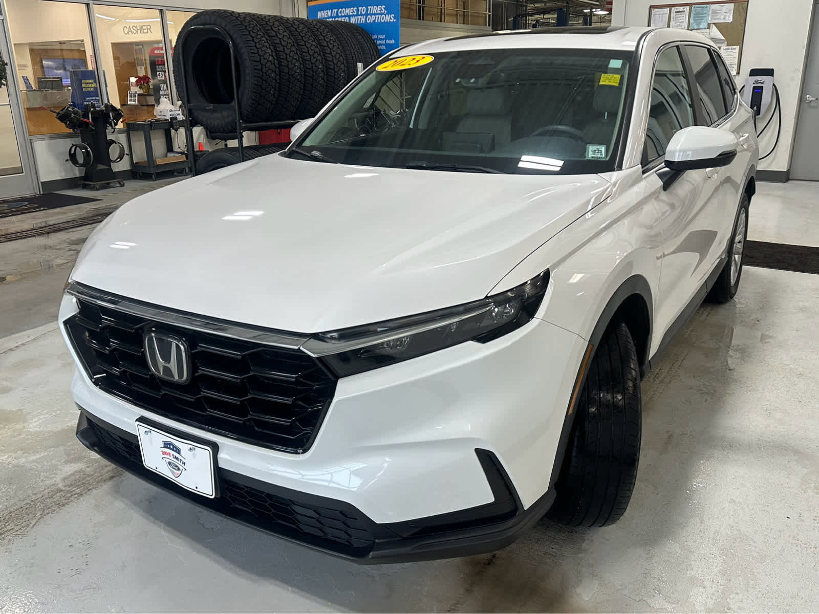 Used 2023 Honda CR-V EX image 4