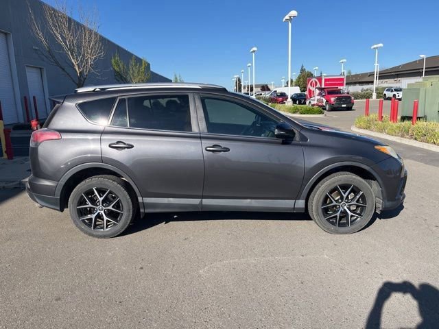 Used 2016 Toyota RAV4 SE image 4
