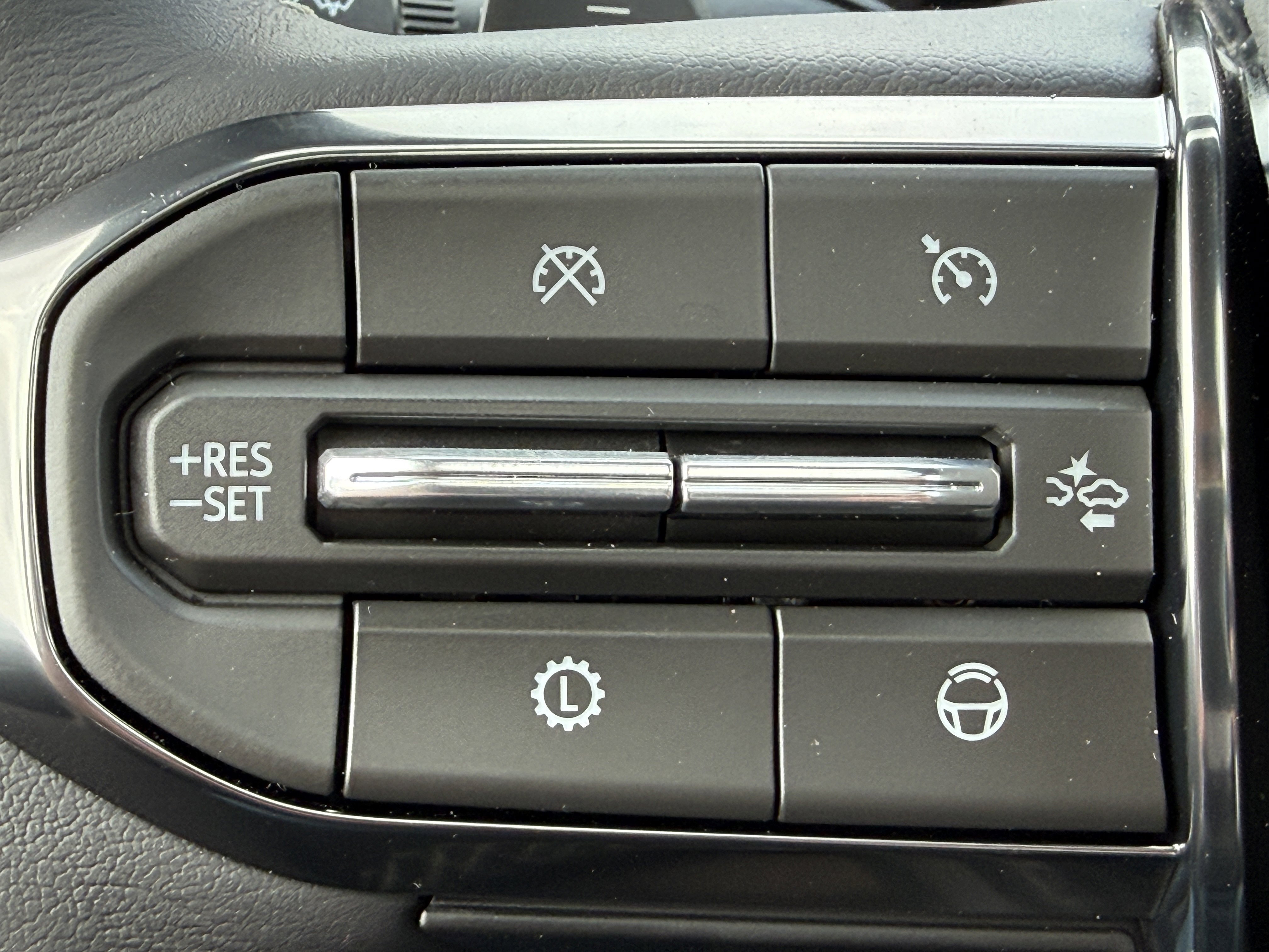 New 2026 GMC Yukon XL Denali Ultimate w/ LPO, Floor Liner Package image 33