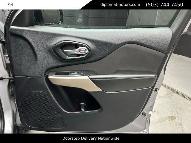 Used 2018 Jeep Cherokee Sport w/ Cold Weather Group AWD/4WD image 25