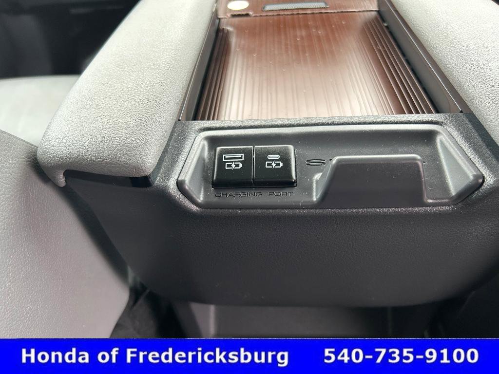 Used 2024 Toyota Sienna XLE image 44