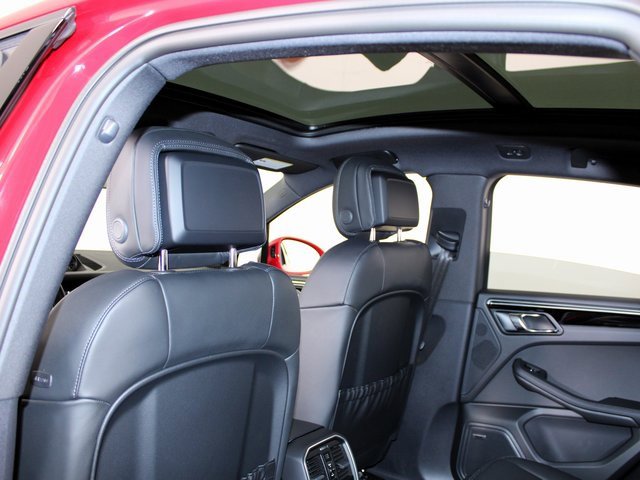 New 2026 Porsche Macan image 21