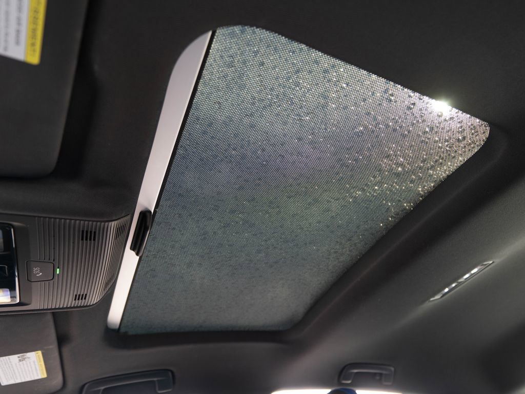 Used 2022 Volkswagen Golf R image 29