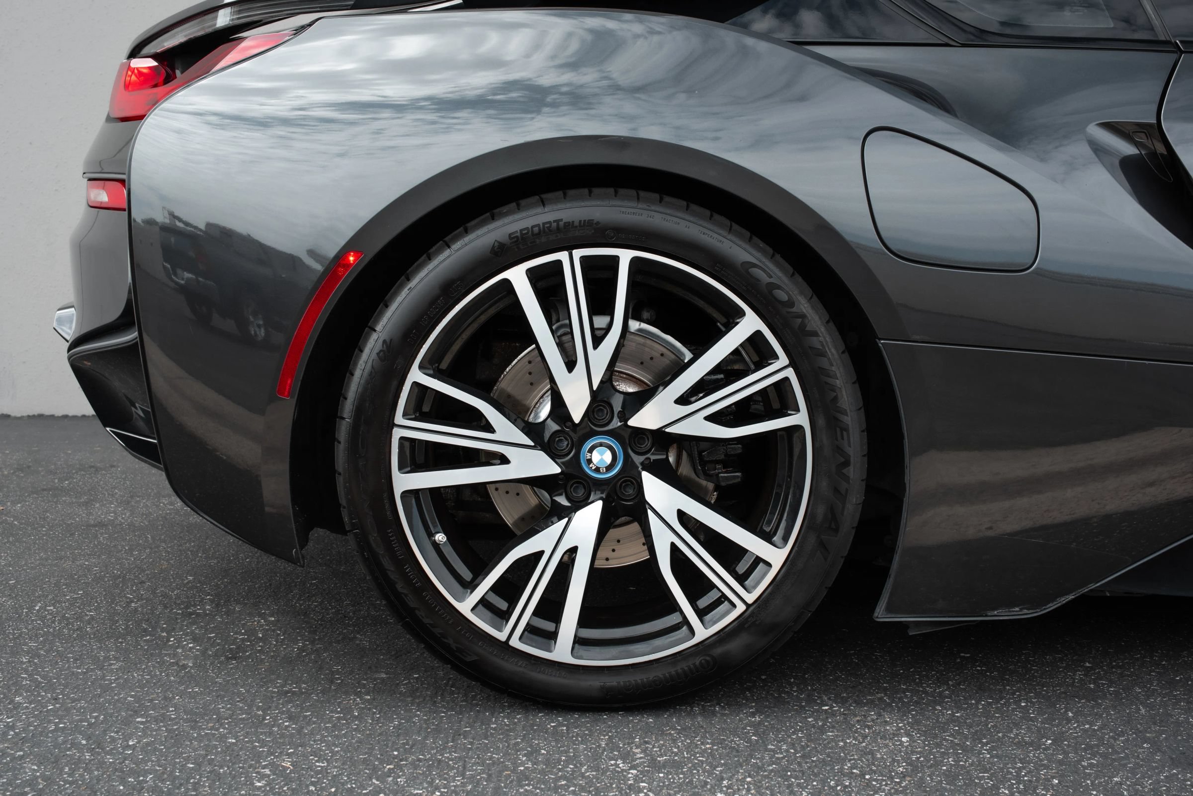 Used 2015 BMW i8 AWD/4WD image 36