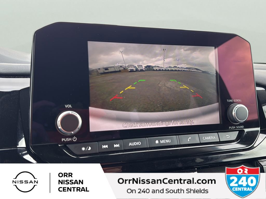 Used 2025 Nissan Pathfinder SV image 32