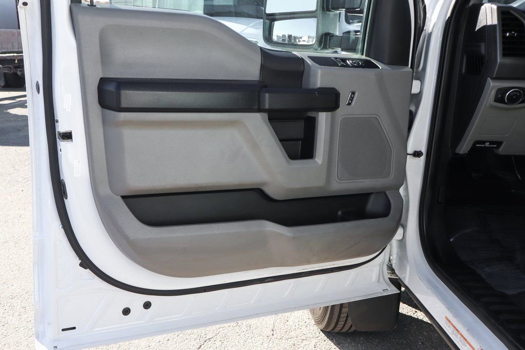 Used 2020 Ford F550 2WD Regular Cab Super Duty image 14
