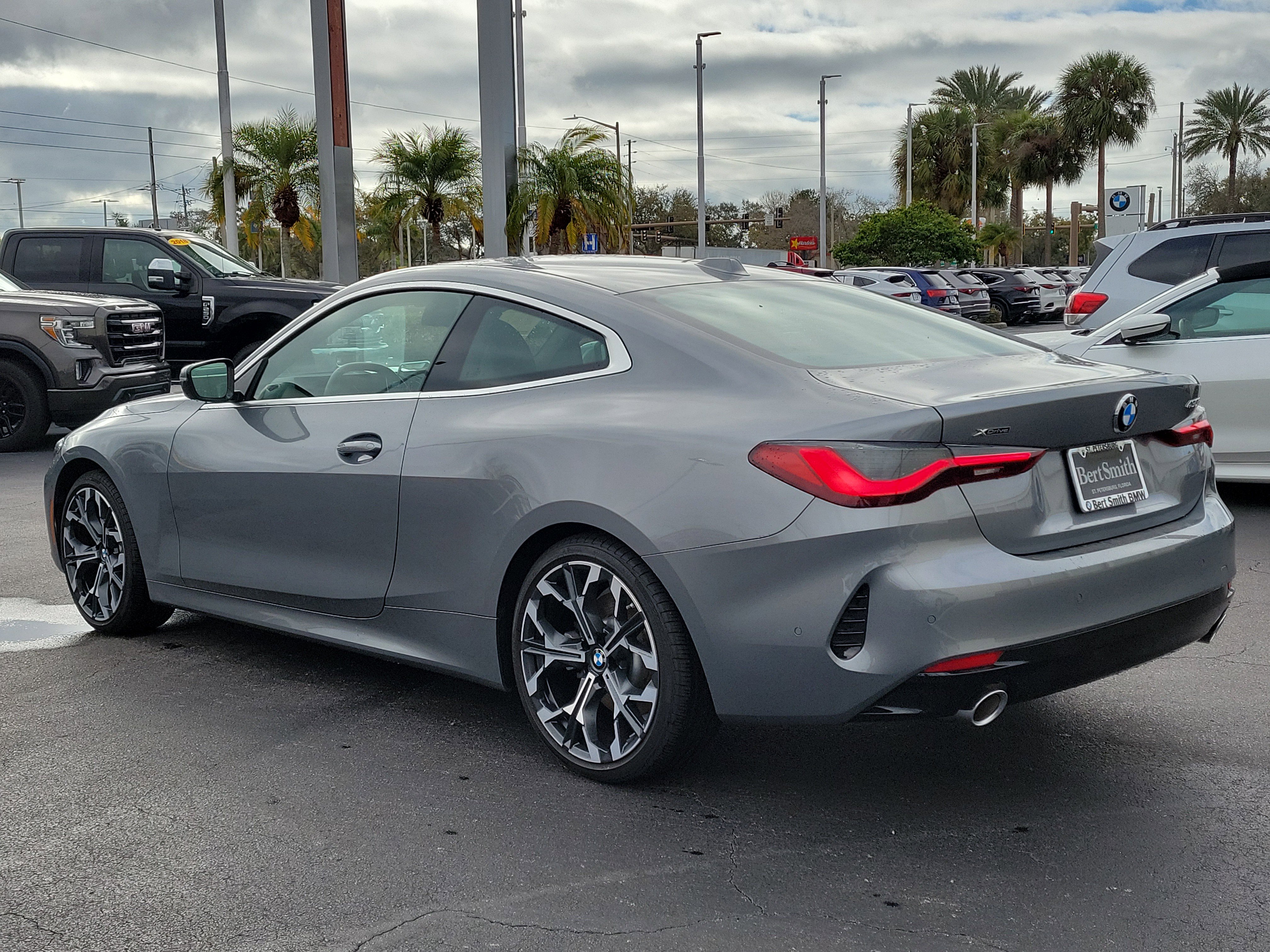 Used 2025 BMW 430i xDrive Coupe w/ Premium Package image 4