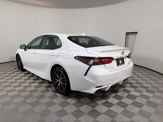 Used 2024 Toyota Camry SE AWD/4WD image 5