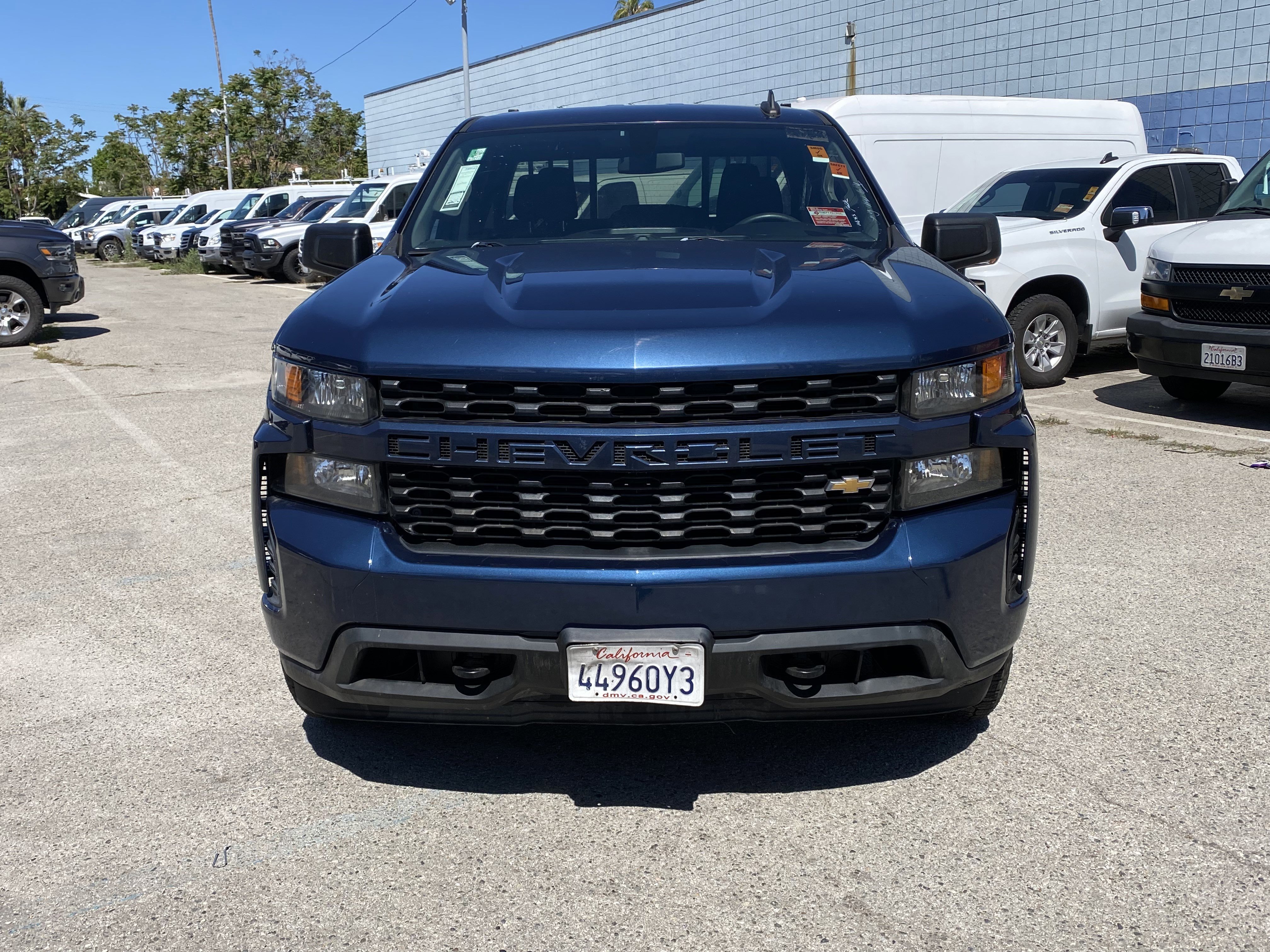 Used 2019 Chevrolet Silverado 1500 Custom w/ Custom Value Package RWD image 3