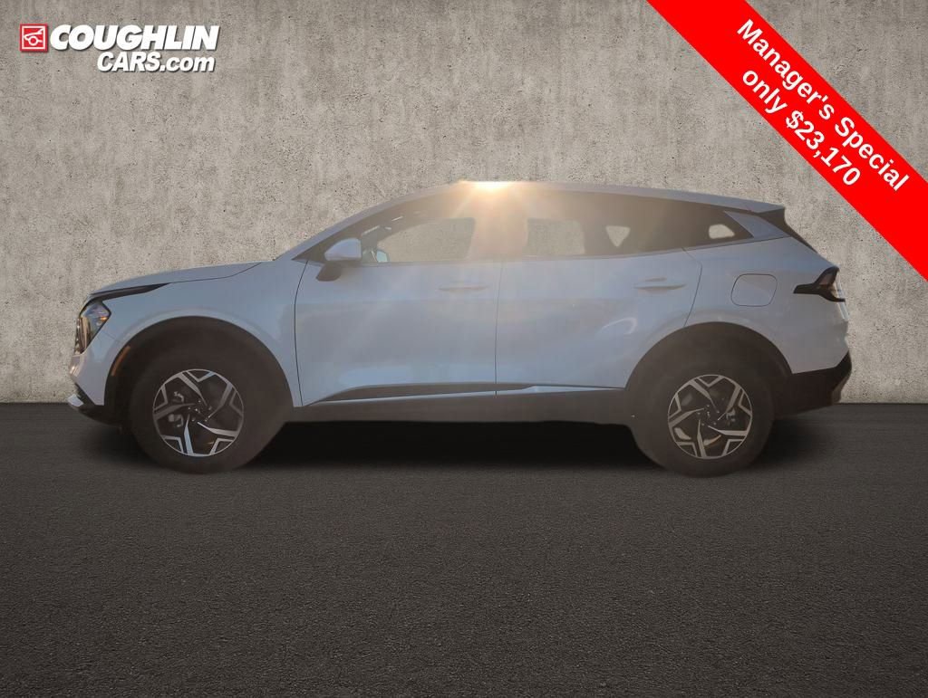 Used 2023 Kia Sportage LX image 4