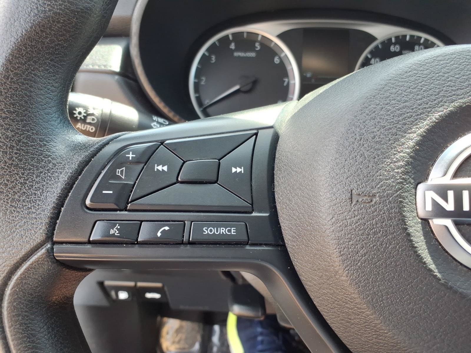 Used 2023 Nissan Versa S FWD image 12